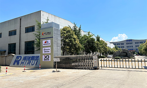 客戶參觀、考察鋰電池處理設(shè)備車間